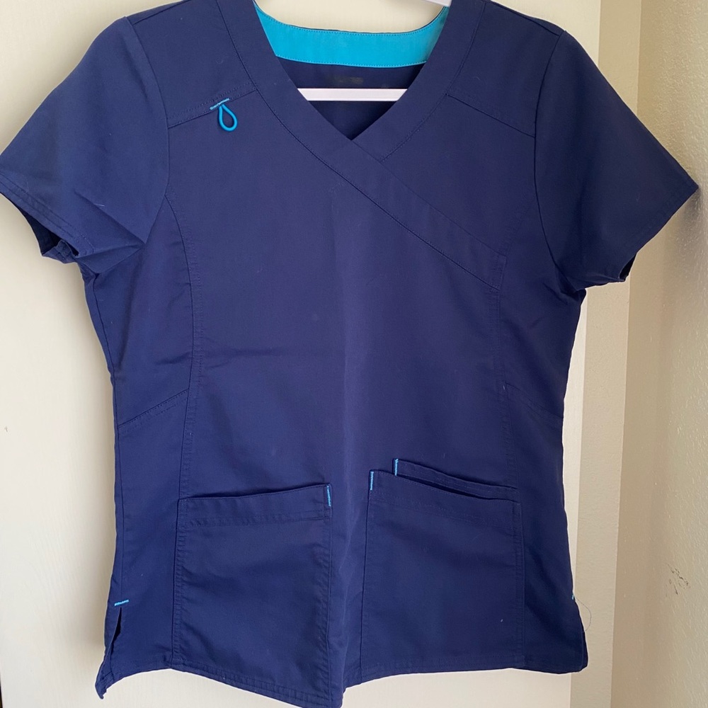 Scrub set